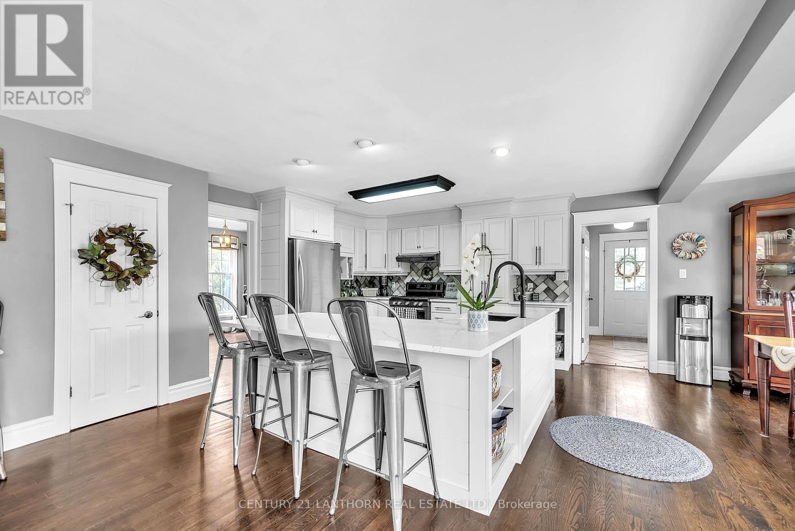 Photo 14 of 66 Oneill Drive, Belleville ON