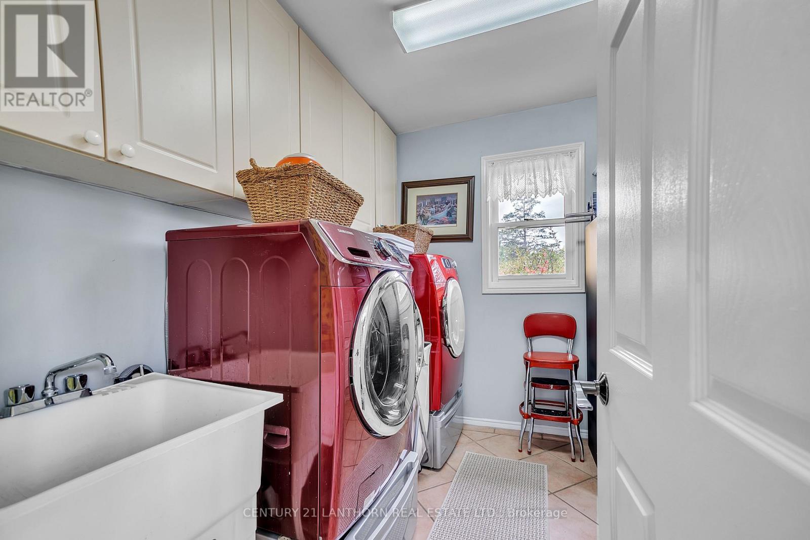 Photo 17 of 66 Oneill Drive, Belleville ON