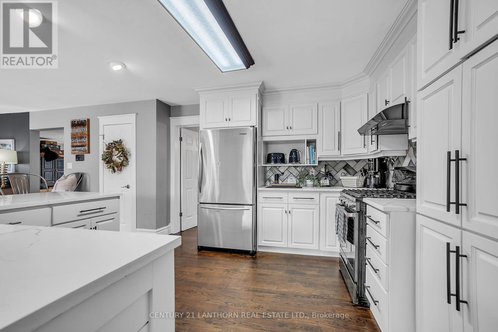 Photo 20 of 66 Oneill Drive, Belleville ON