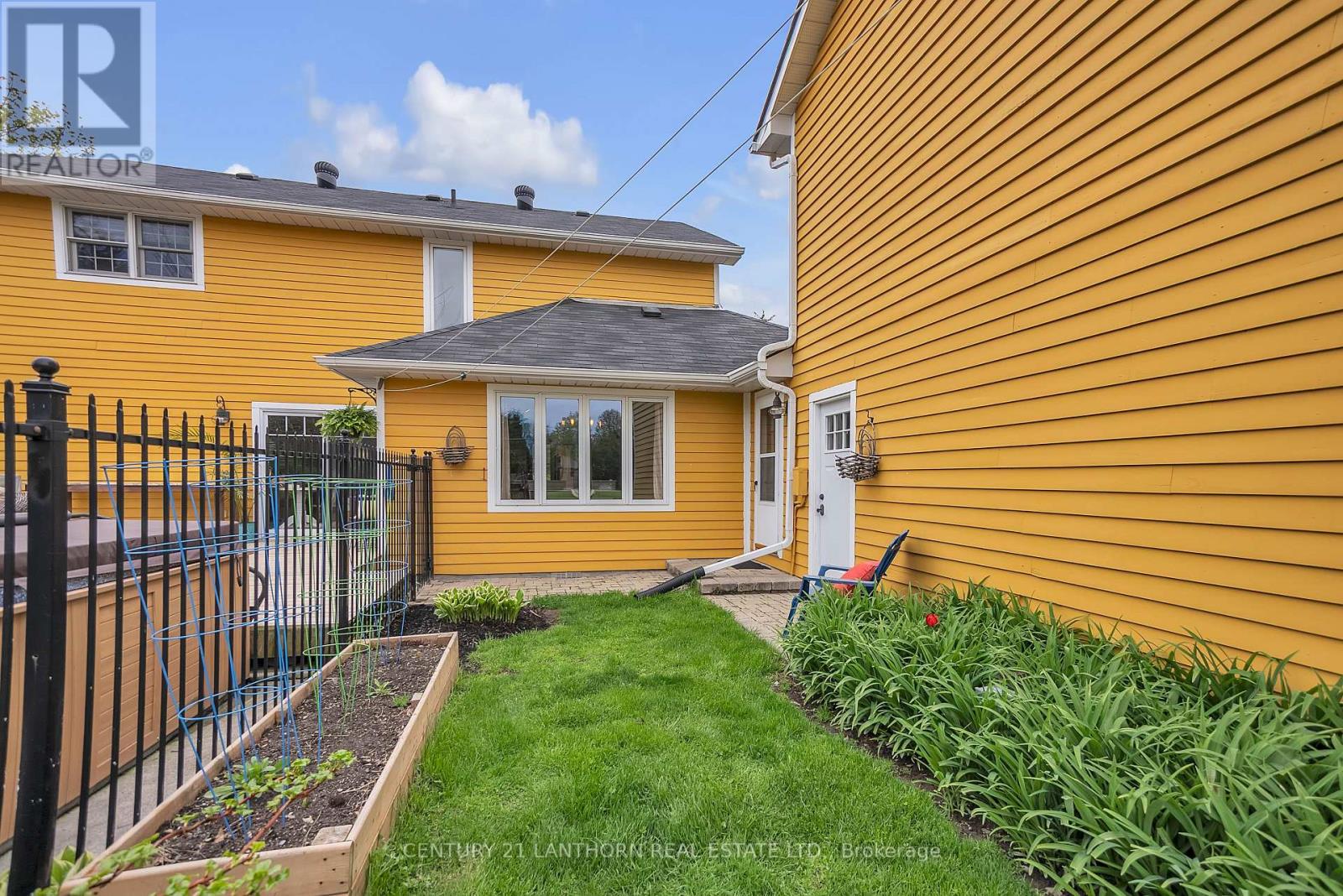 Photo 40 of 66 Oneill Drive, Belleville ON