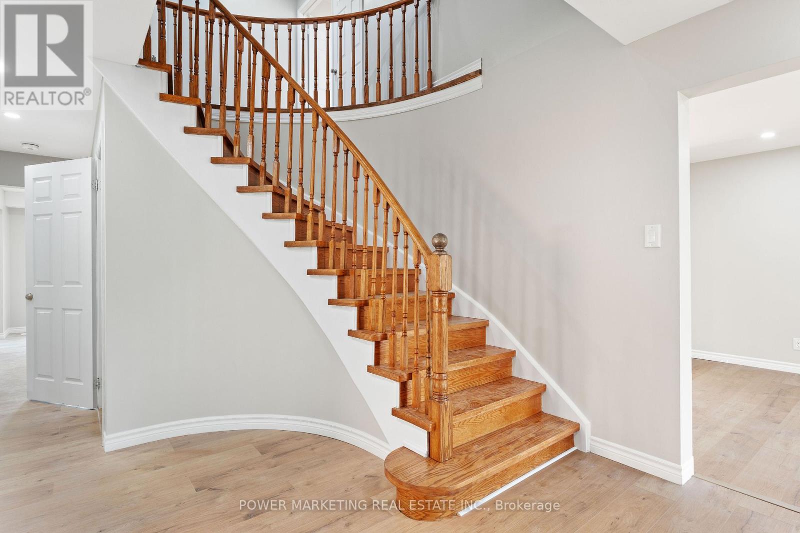 Photo 17 of 3 Newbury Crescent, Brampton ON