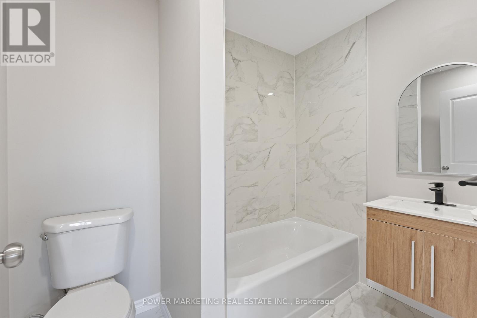 Photo 23 of 3 Newbury Crescent, Brampton ON