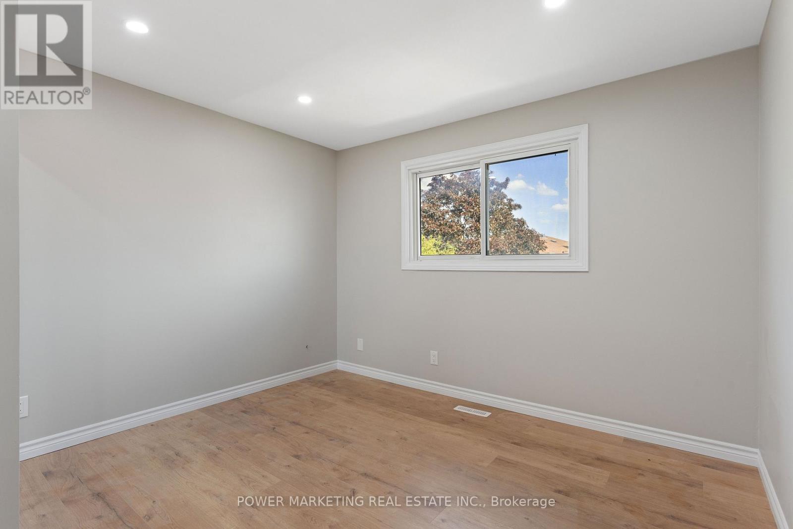 Photo 24 of 3 Newbury Crescent, Brampton ON