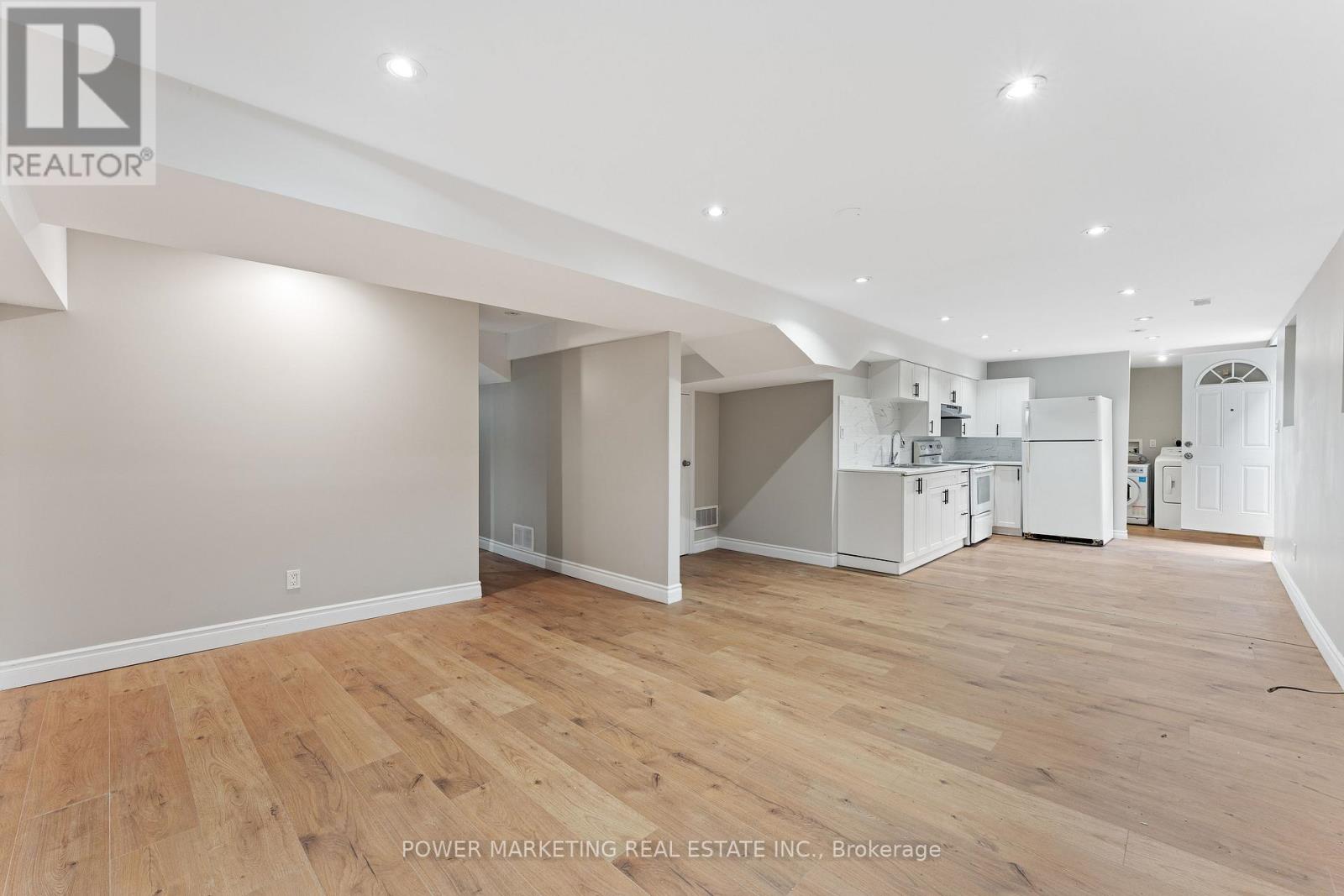 Photo 30 of 3 Newbury Crescent, Brampton ON