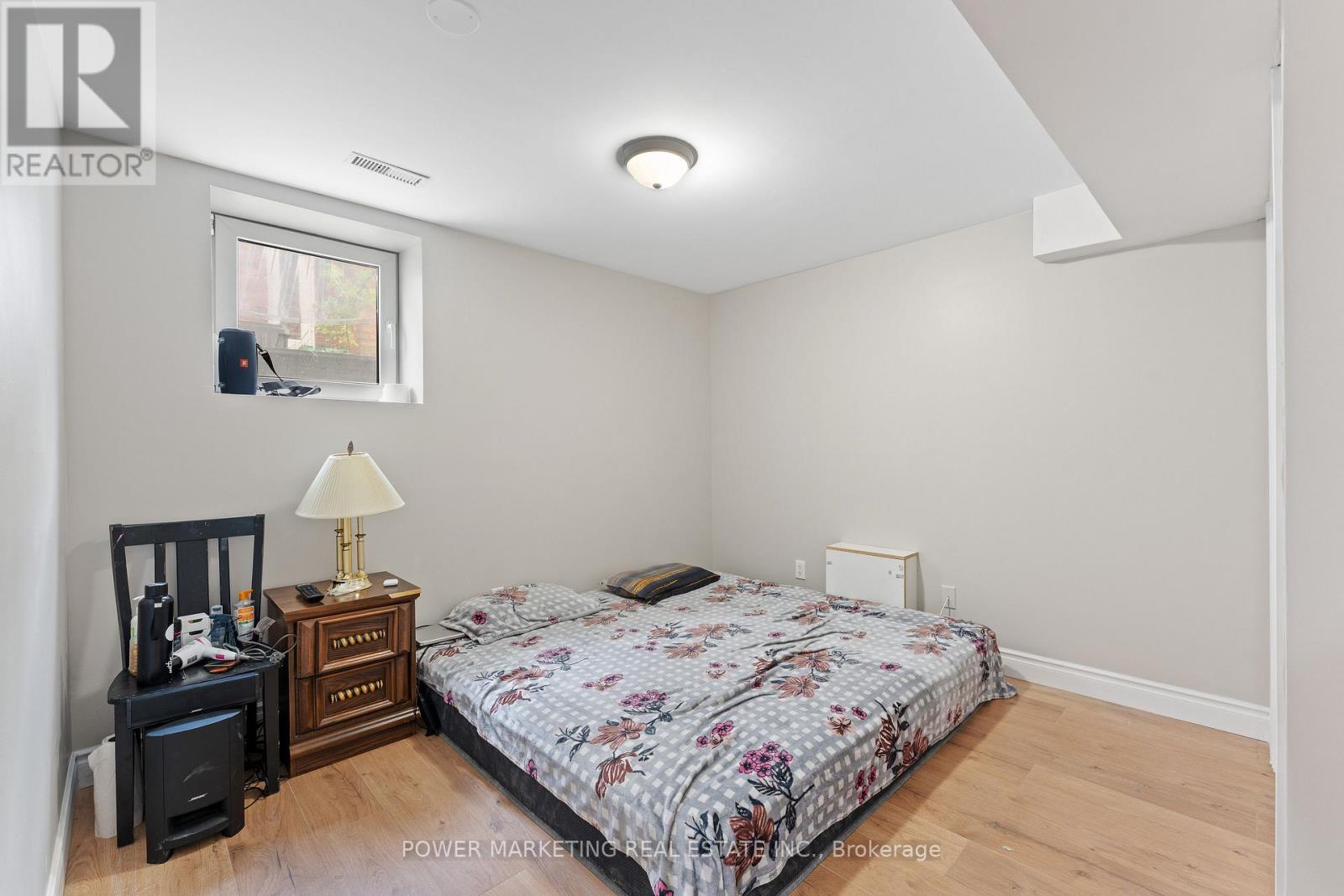 Photo 37 of 3 Newbury Crescent, Brampton ON