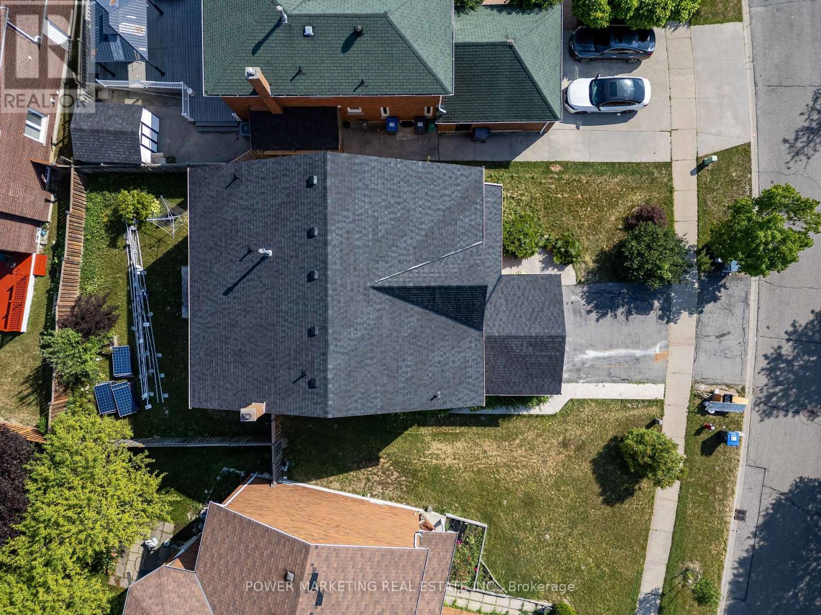 Photo 44 of 3 Newbury Crescent, Brampton ON