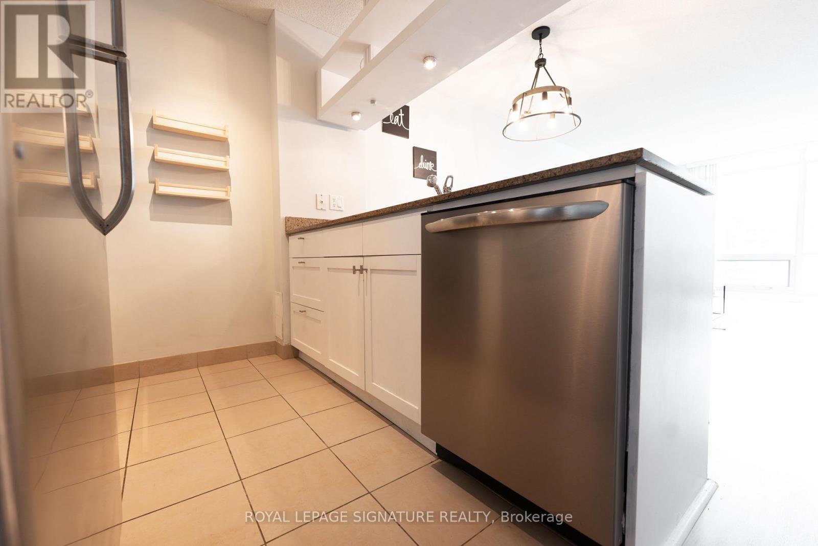 Photo 8 of 3011 81 Navy Wharf Court, Toronto ON