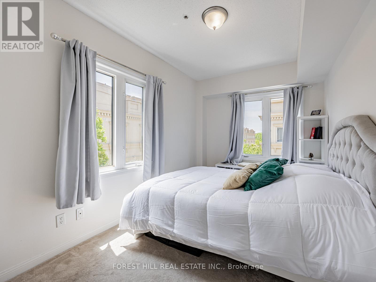Photo 12 of Th 3 68 Carr Street, Toronto ON
