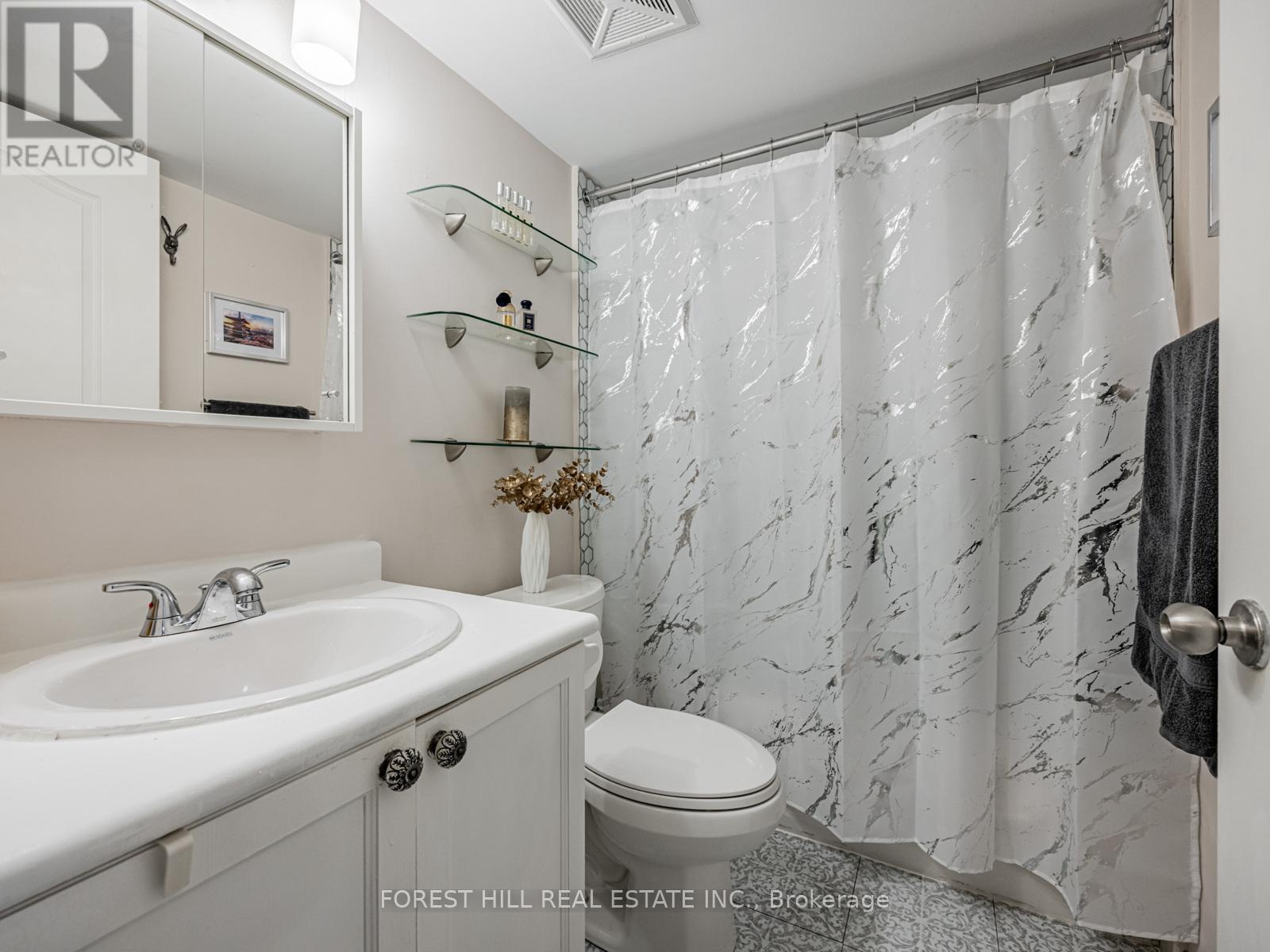 Photo 14 of Th 3 68 Carr Street, Toronto ON