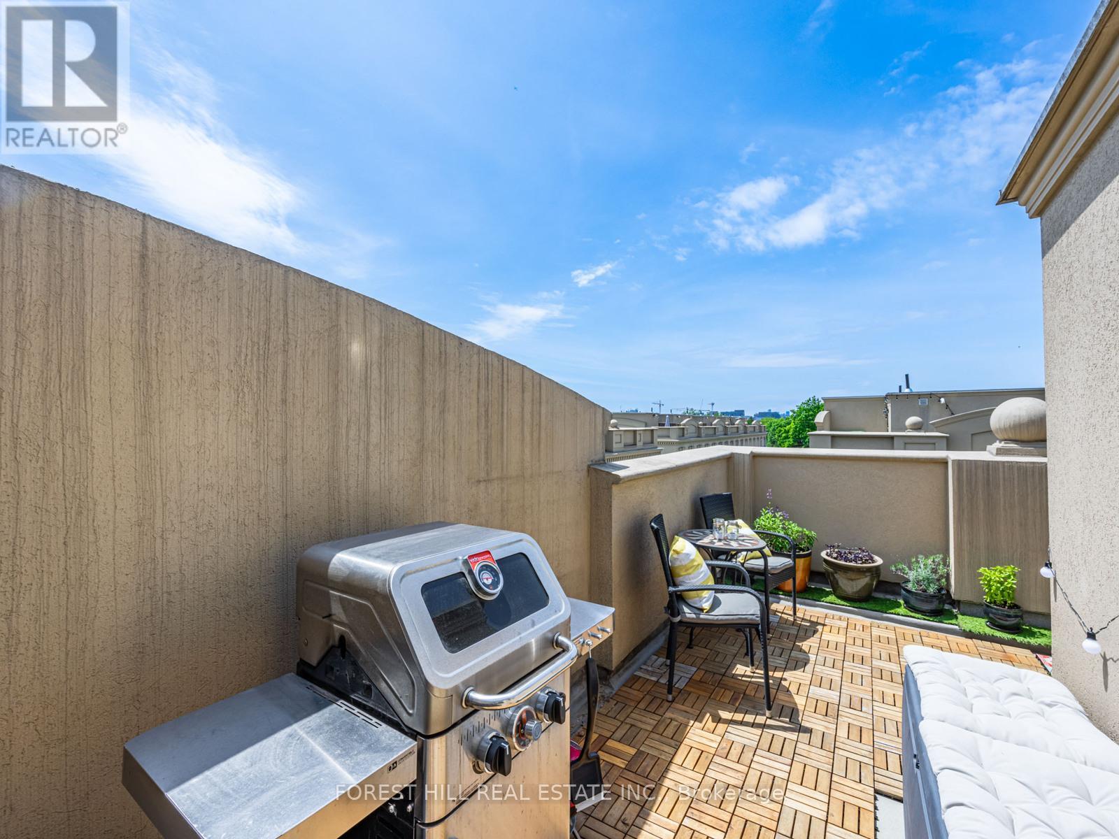 Photo 17 of Th 3 68 Carr Street, Toronto ON