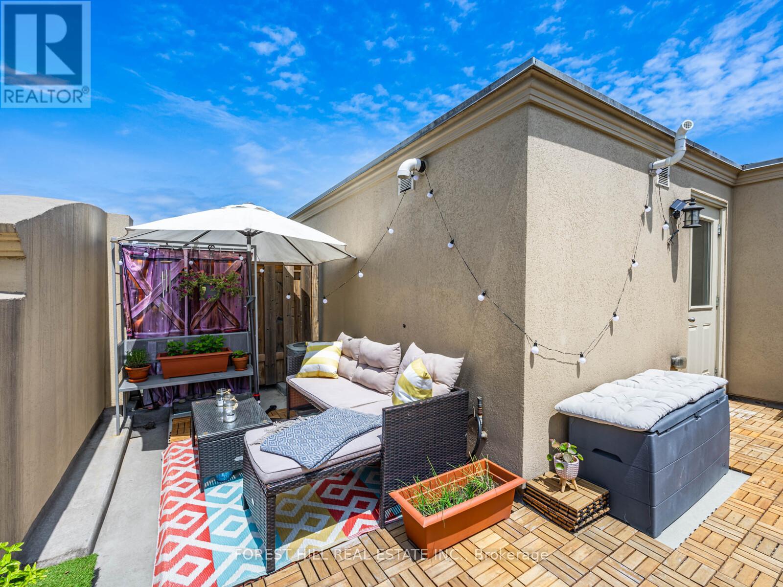 Photo 19 of Th 3 68 Carr Street, Toronto ON