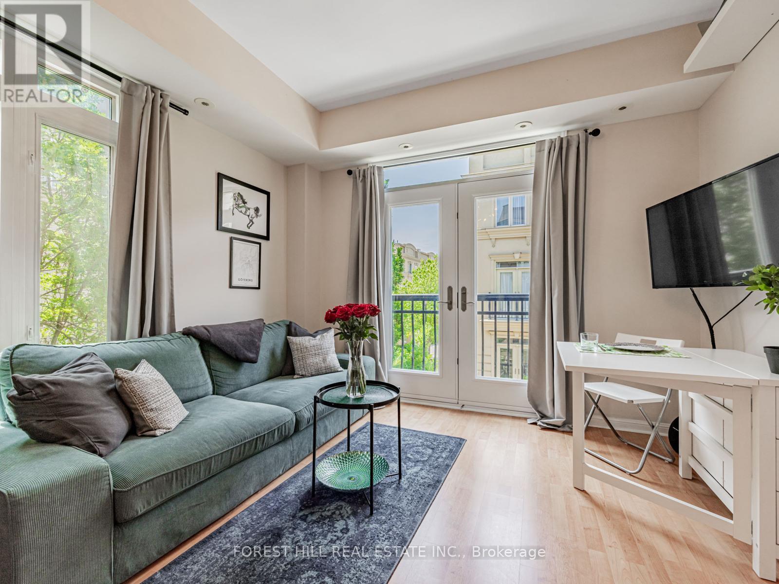 Photo 3 of Th 3 68 Carr Street, Toronto ON
