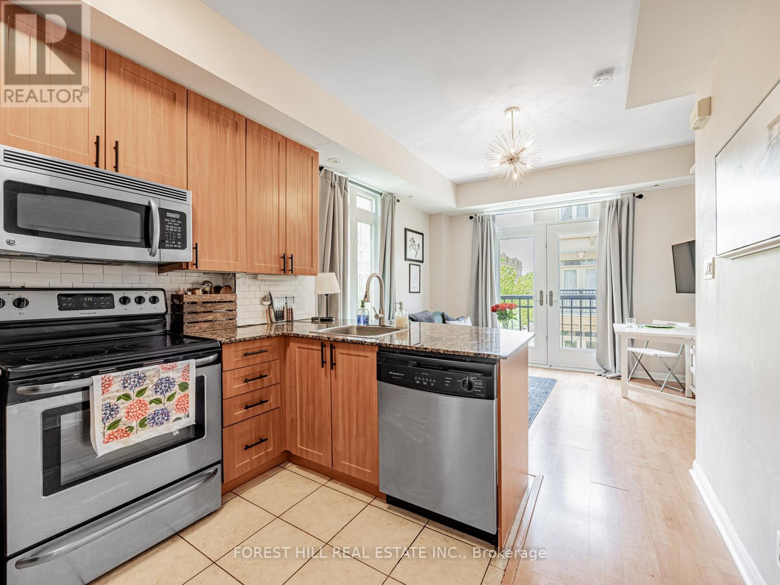 Photo 9 of Th 3 68 Carr Street, Toronto ON