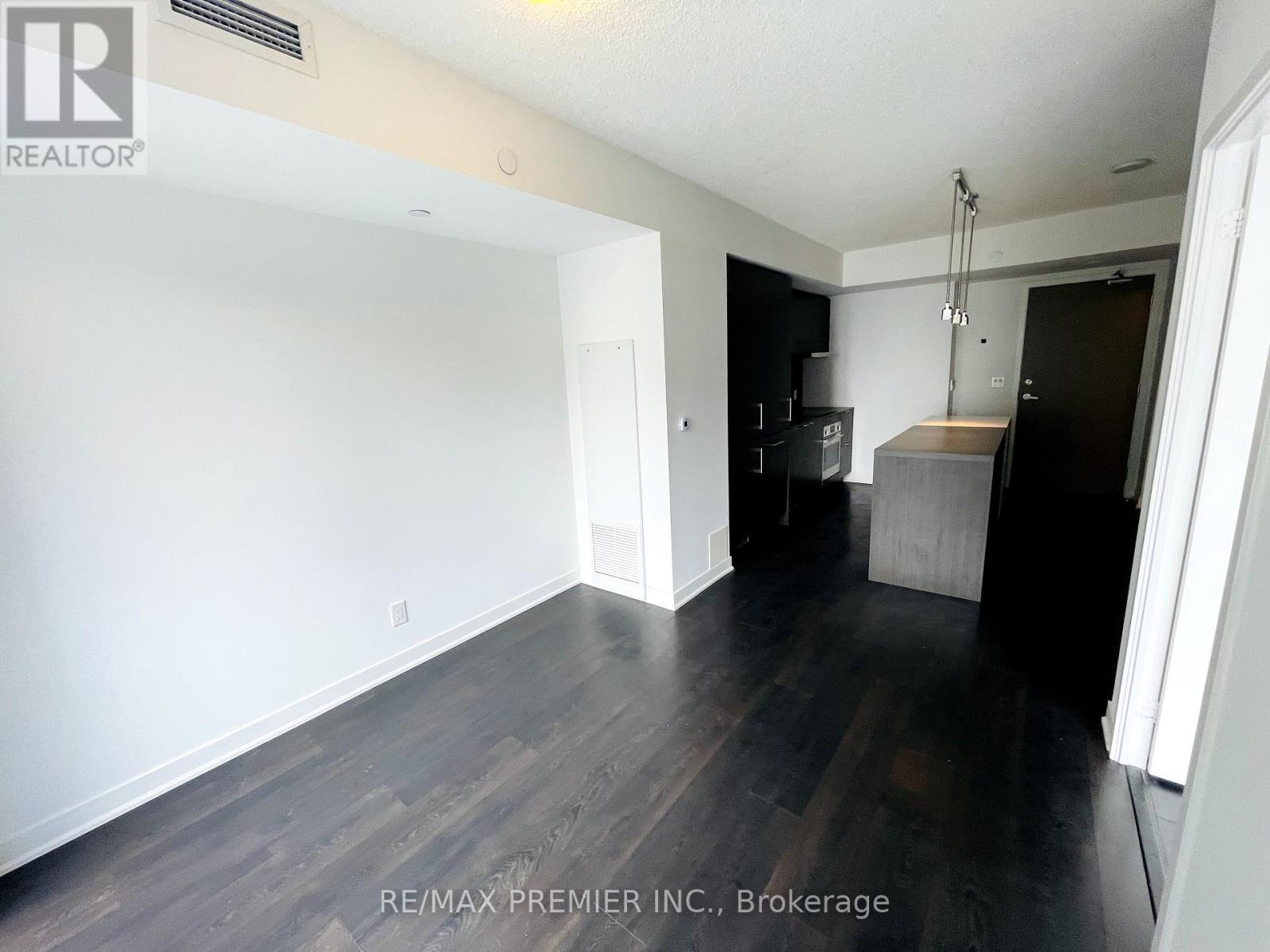 Photo 10 of 2008 88 Harbour Street, Toronto ON
