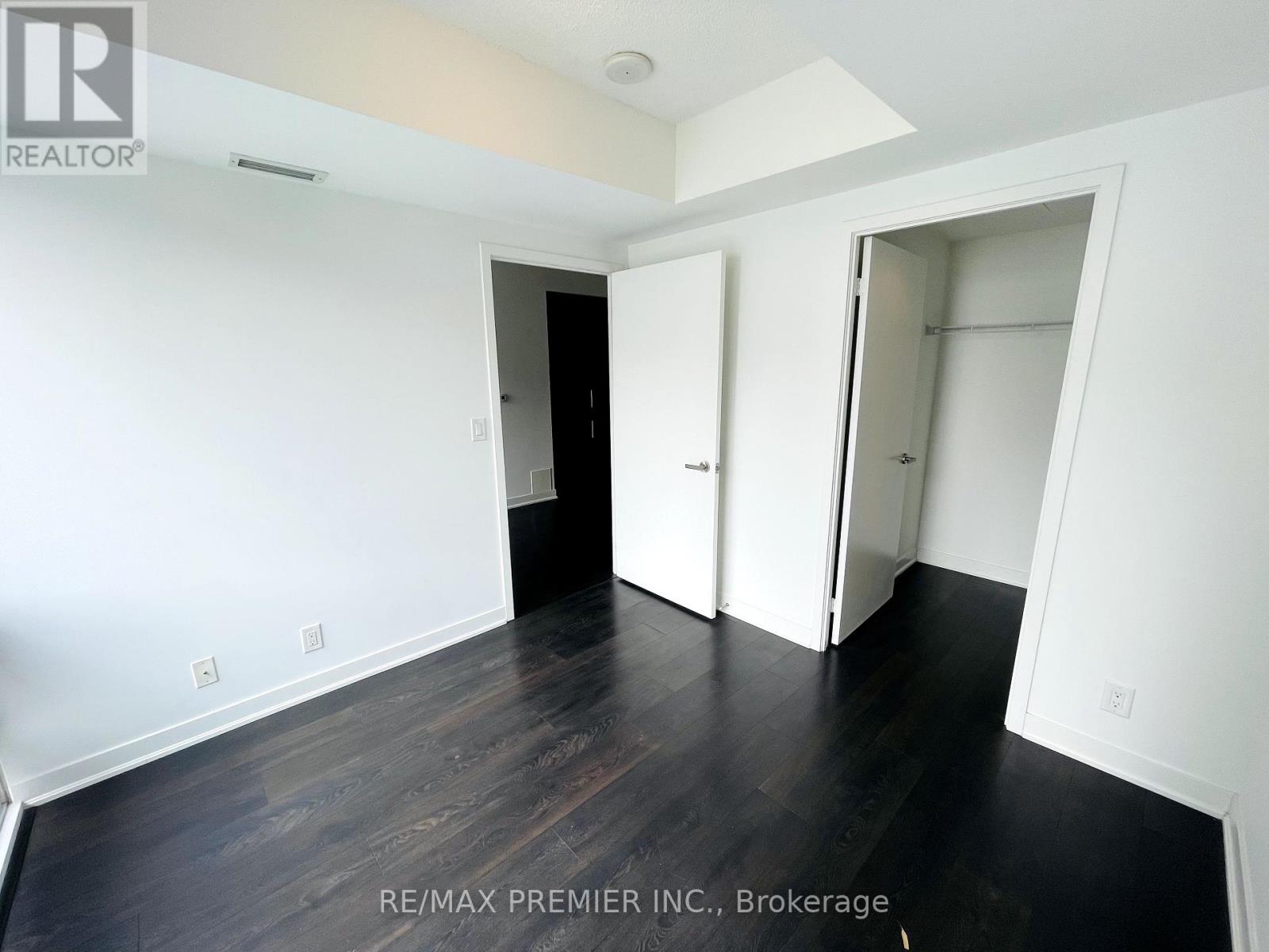 Photo 13 of 2008 88 Harbour Street, Toronto ON