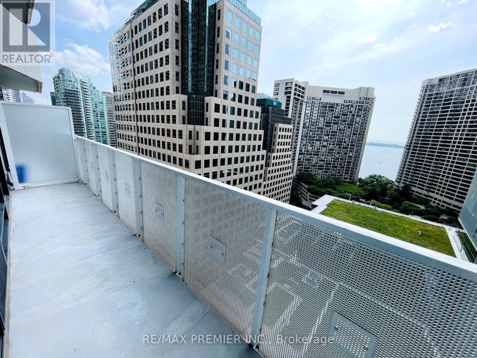 Photo 20 of 2008 88 Harbour Street, Toronto ON