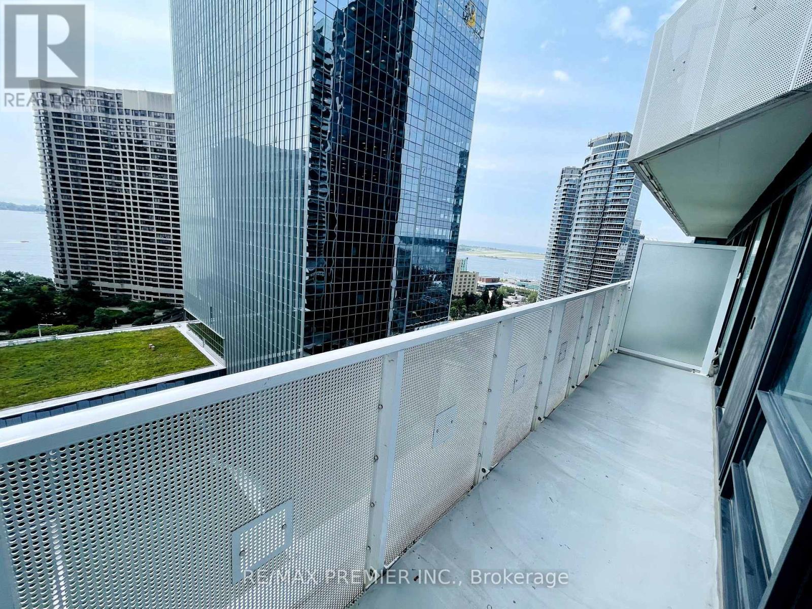 Photo 21 of 2008 88 Harbour Street, Toronto ON