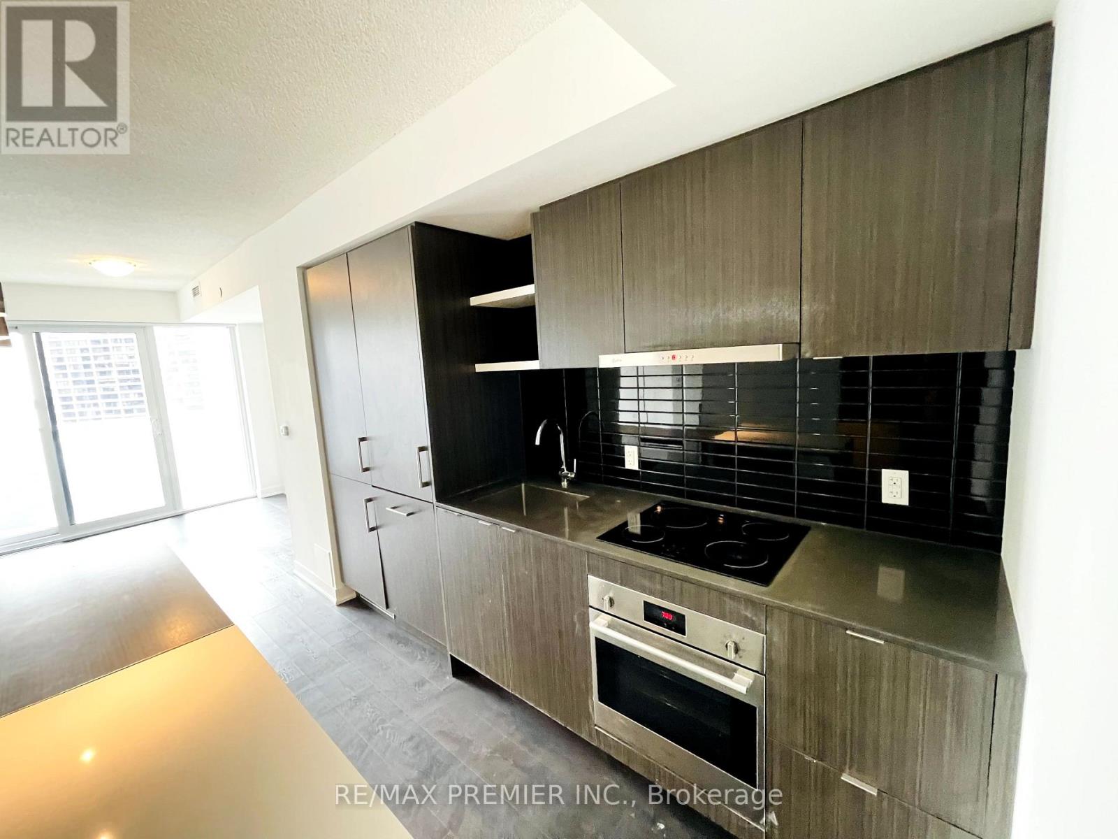 Photo 3 of 2008 88 Harbour Street, Toronto ON