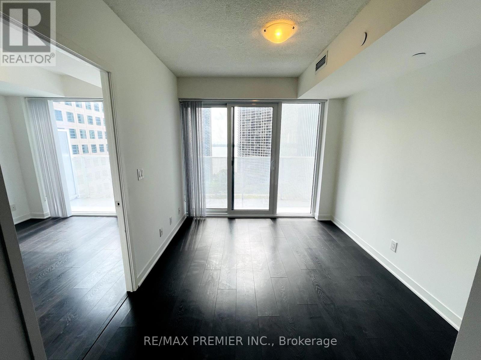 Photo 7 of 2008 88 Harbour Street, Toronto ON