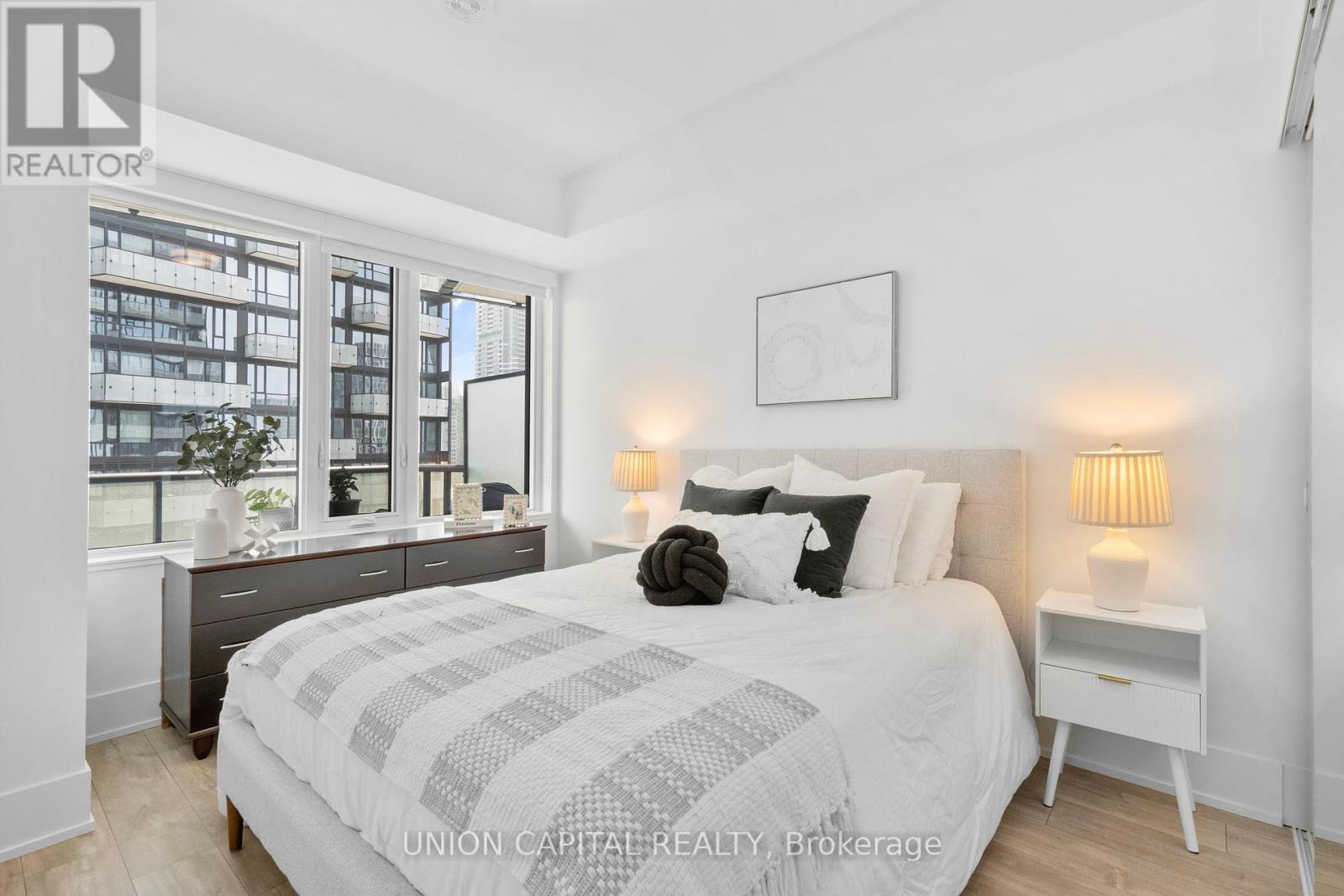 Photo 12 of 1510 480 Front Street W, Toronto ON