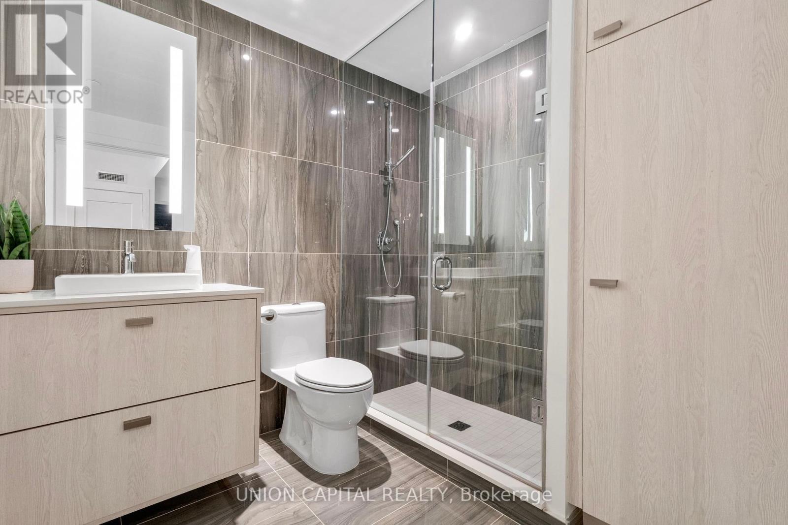 Photo 15 of 1510 480 Front Street W, Toronto ON