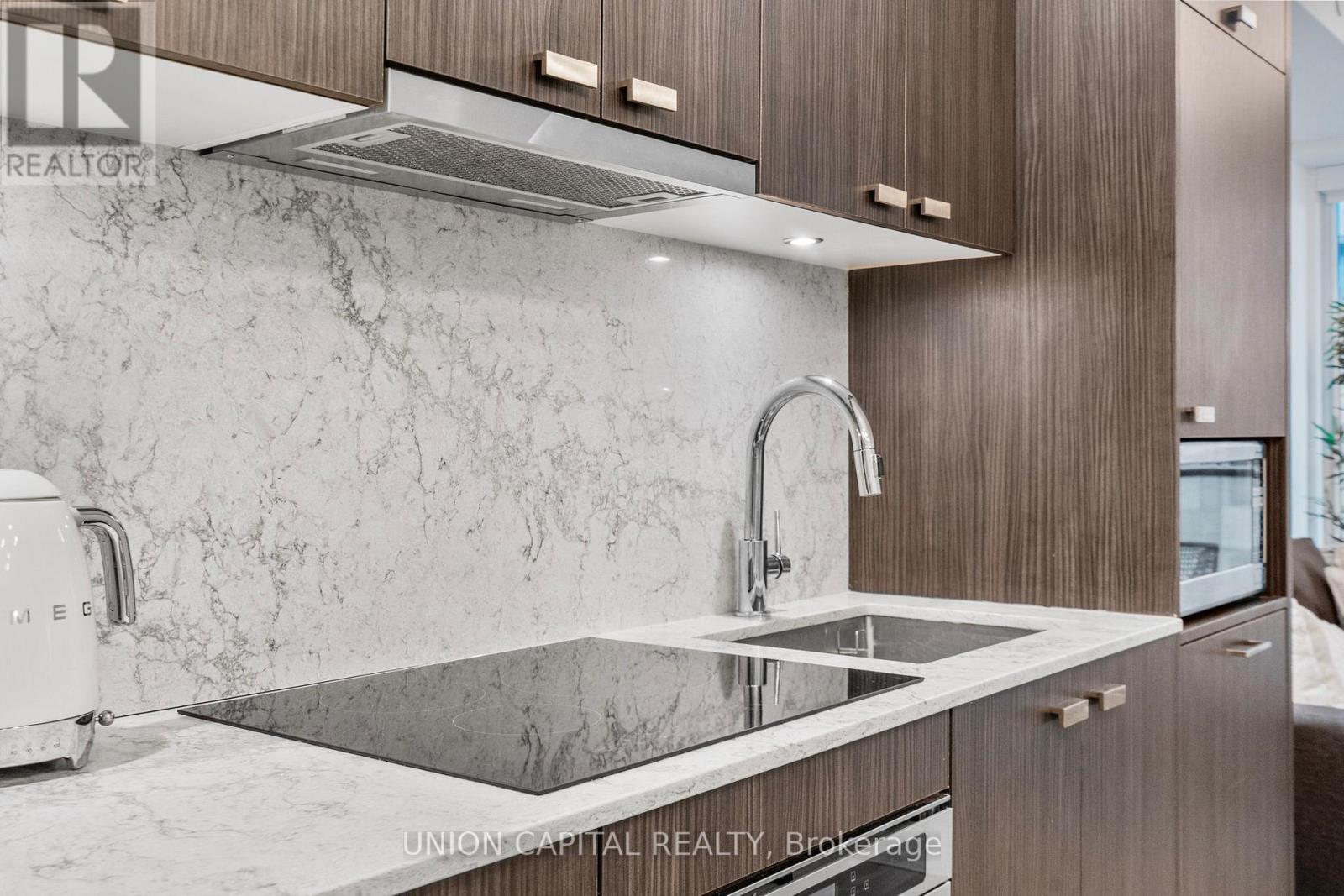 Photo 6 of 1510 480 Front Street W, Toronto ON