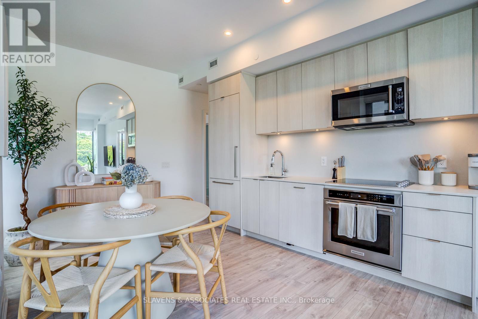 Photo 12 of 428 280 Howland Avenue, Toronto ON