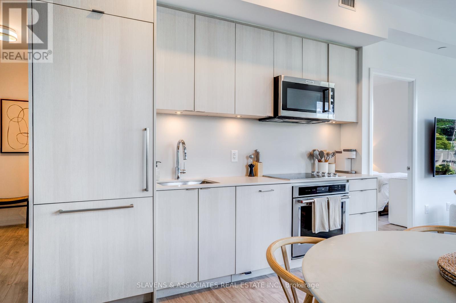 Photo 14 of 428 280 Howland Avenue, Toronto ON