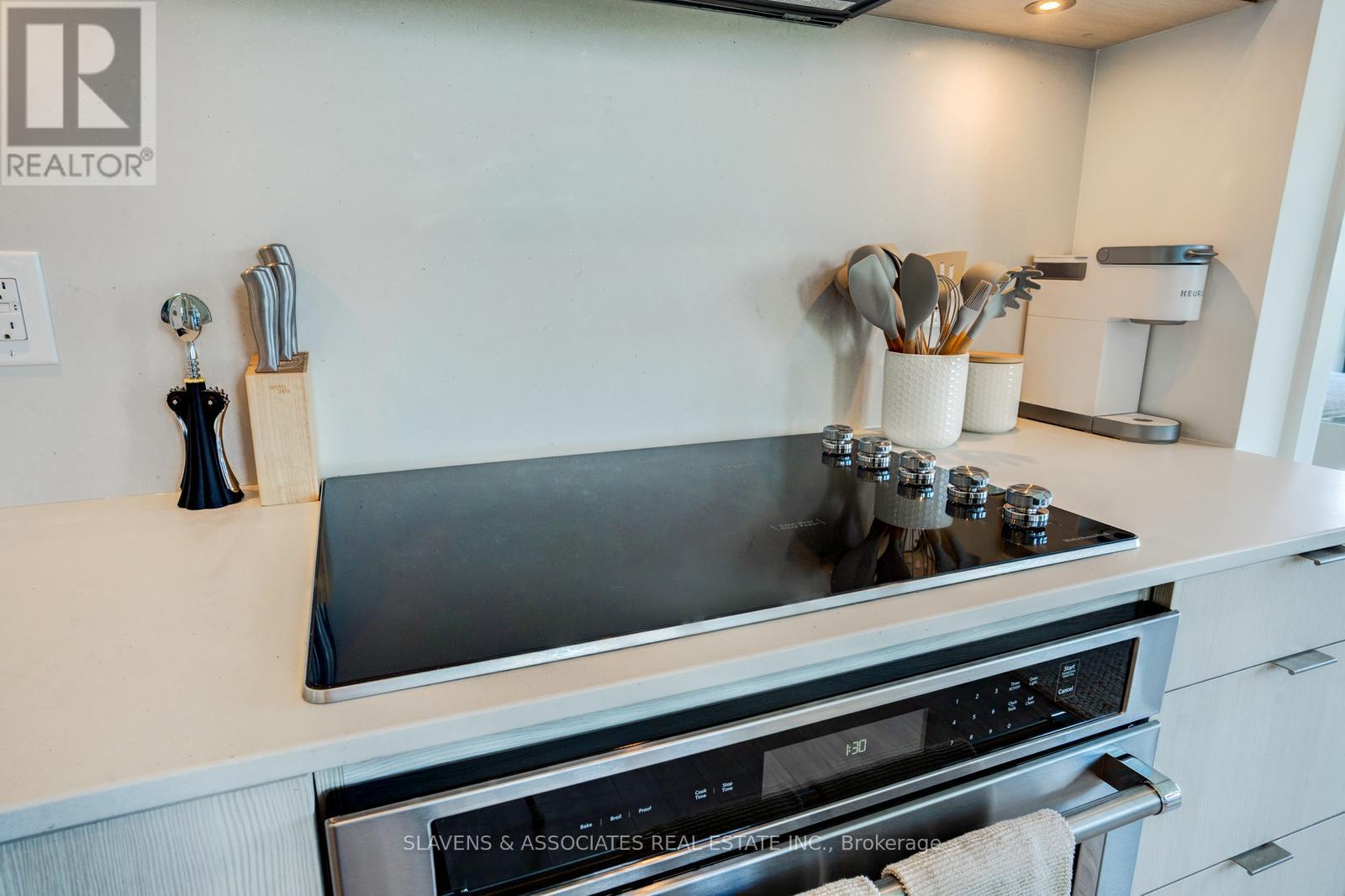 Photo 15 of 428 280 Howland Avenue, Toronto ON