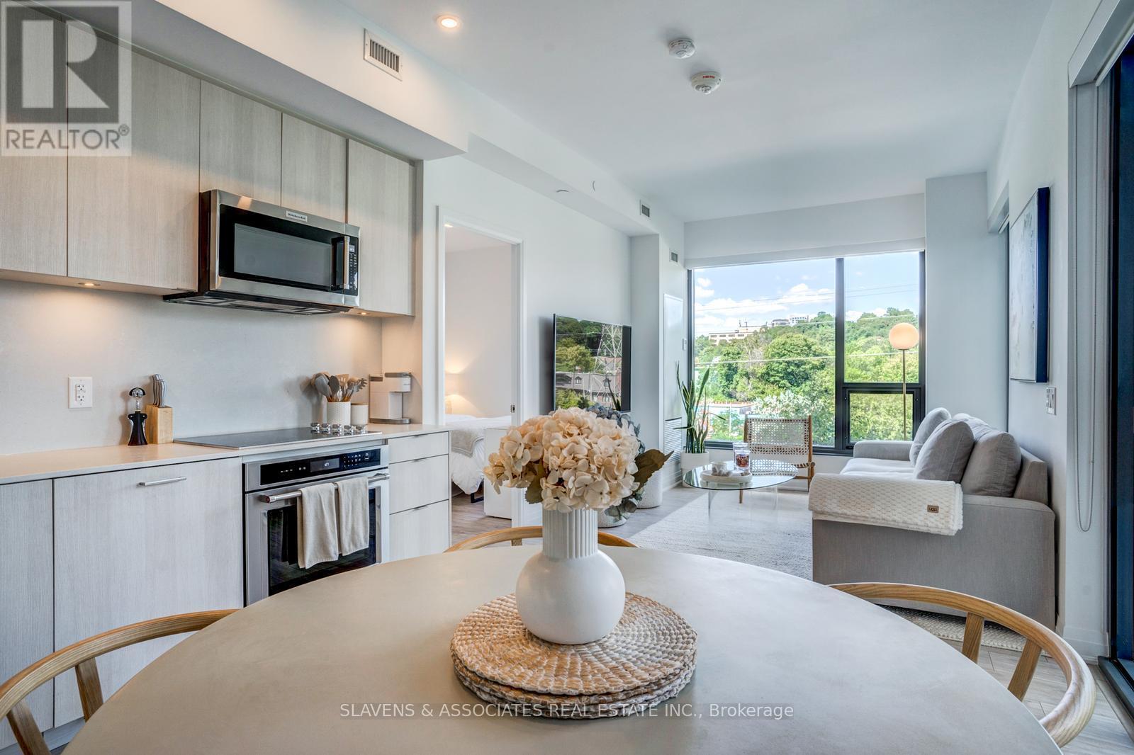 Photo 16 of 428 280 Howland Avenue, Toronto ON
