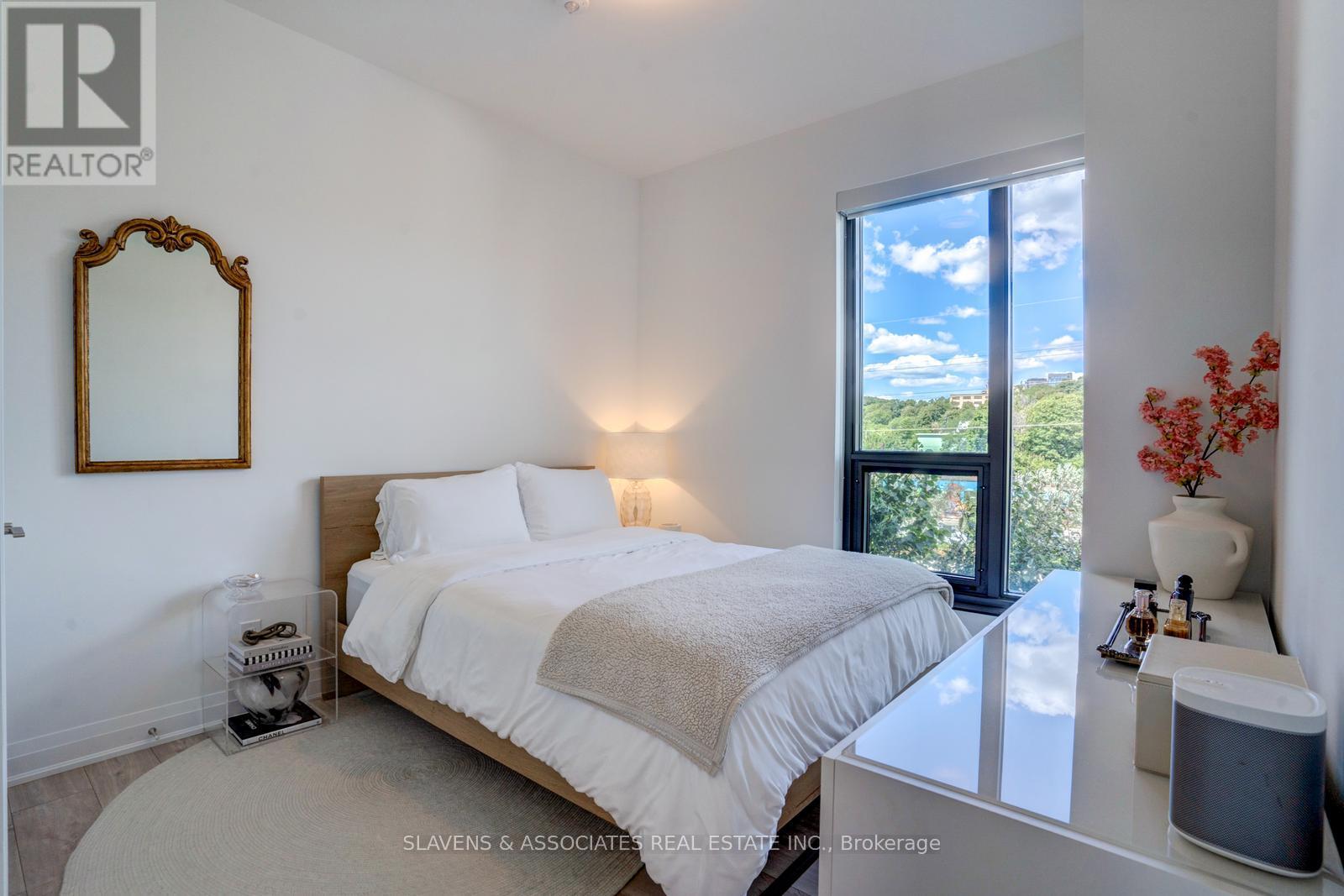 Photo 17 of 428 280 Howland Avenue, Toronto ON
