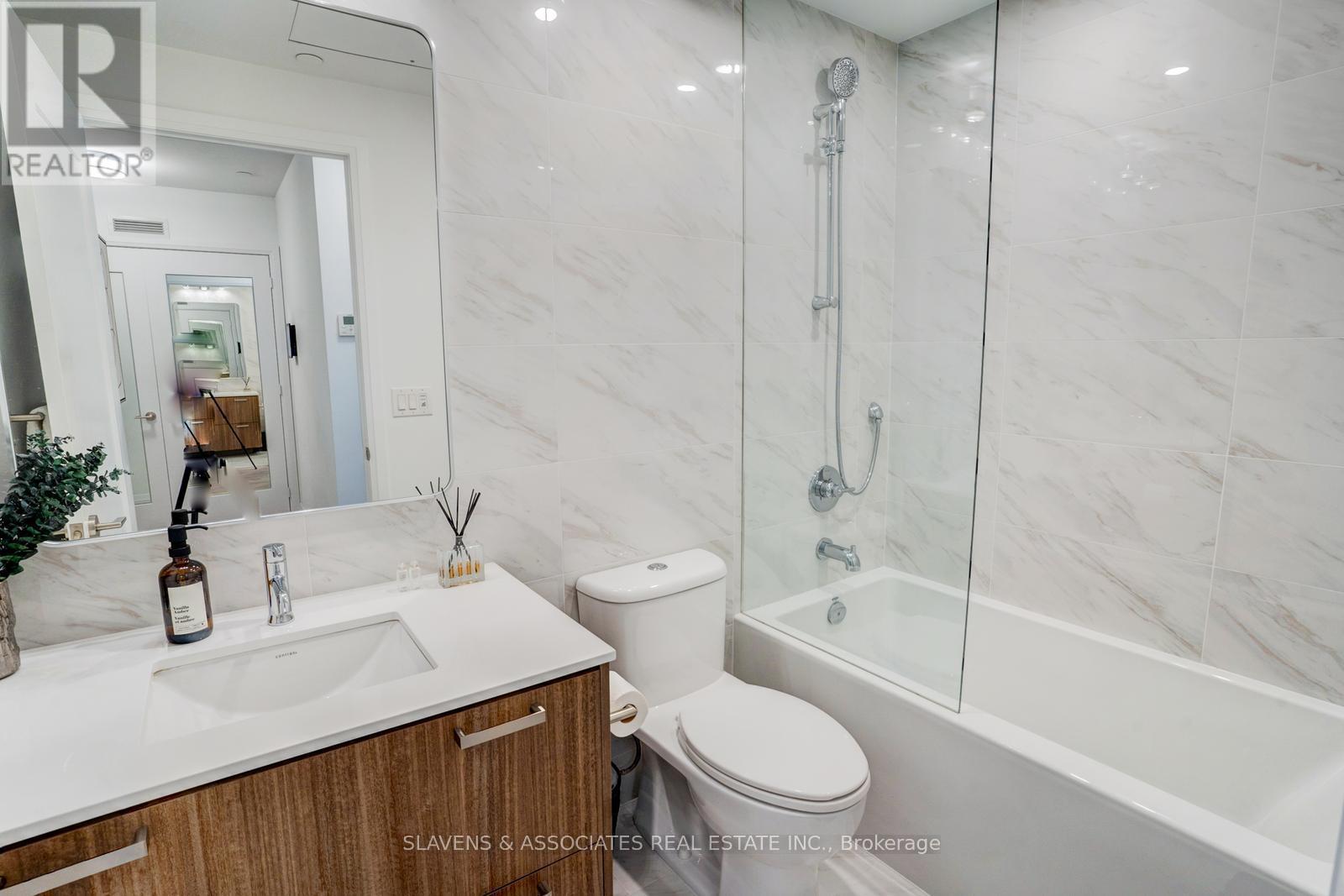 Photo 26 of 428 280 Howland Avenue, Toronto ON