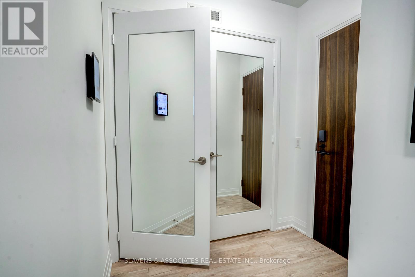 Photo 3 of 428 280 Howland Avenue, Toronto ON