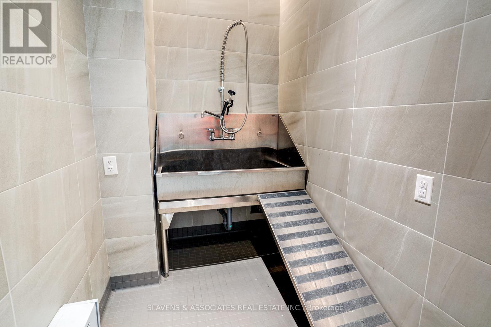 Photo 39 of 428 280 Howland Avenue, Toronto ON