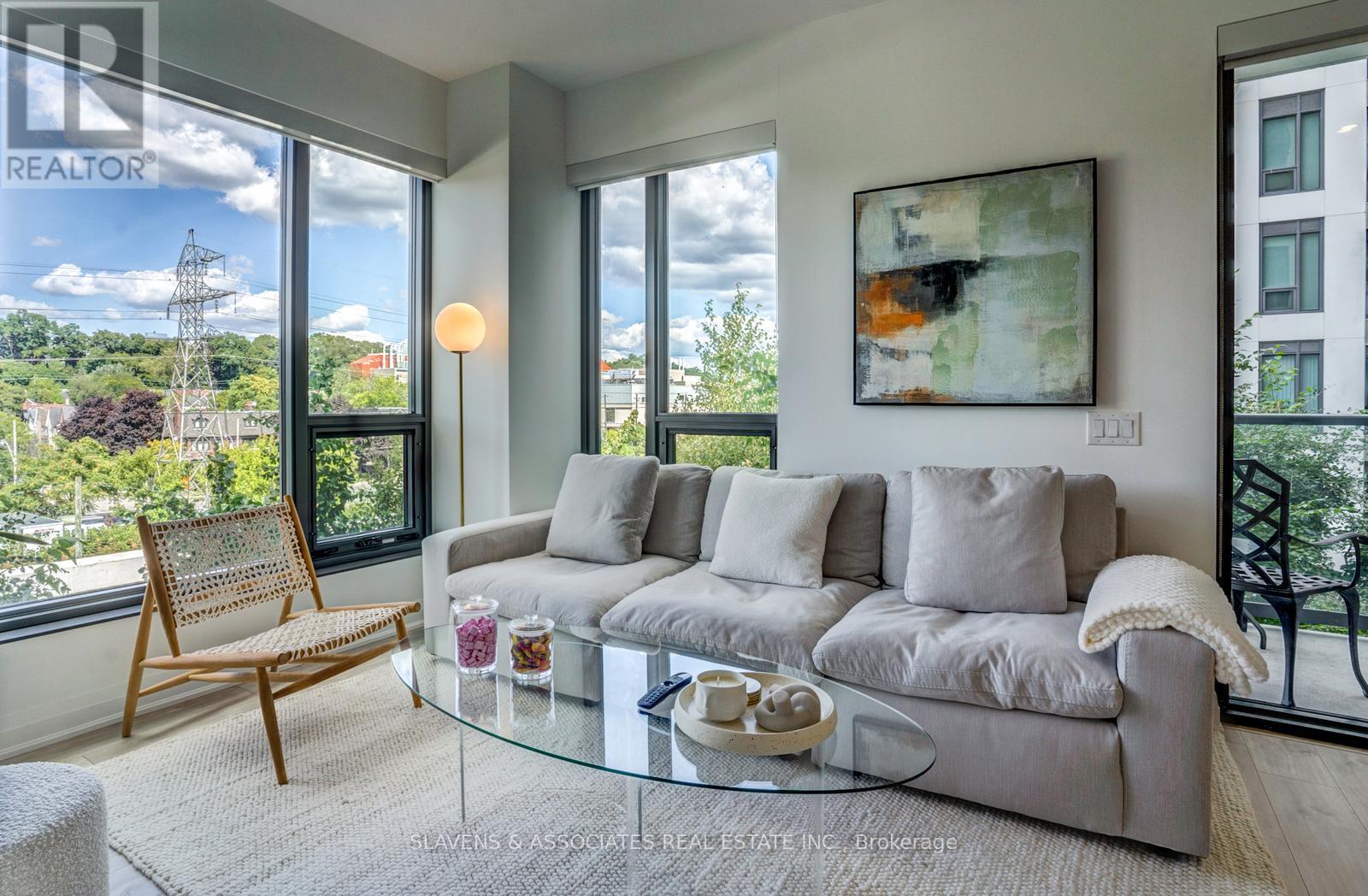 Photo 8 of 428 280 Howland Avenue, Toronto ON