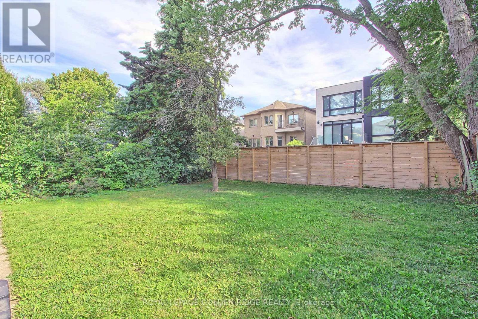Photo 31 of 99 Bannockburn Avenue, Toronto ON