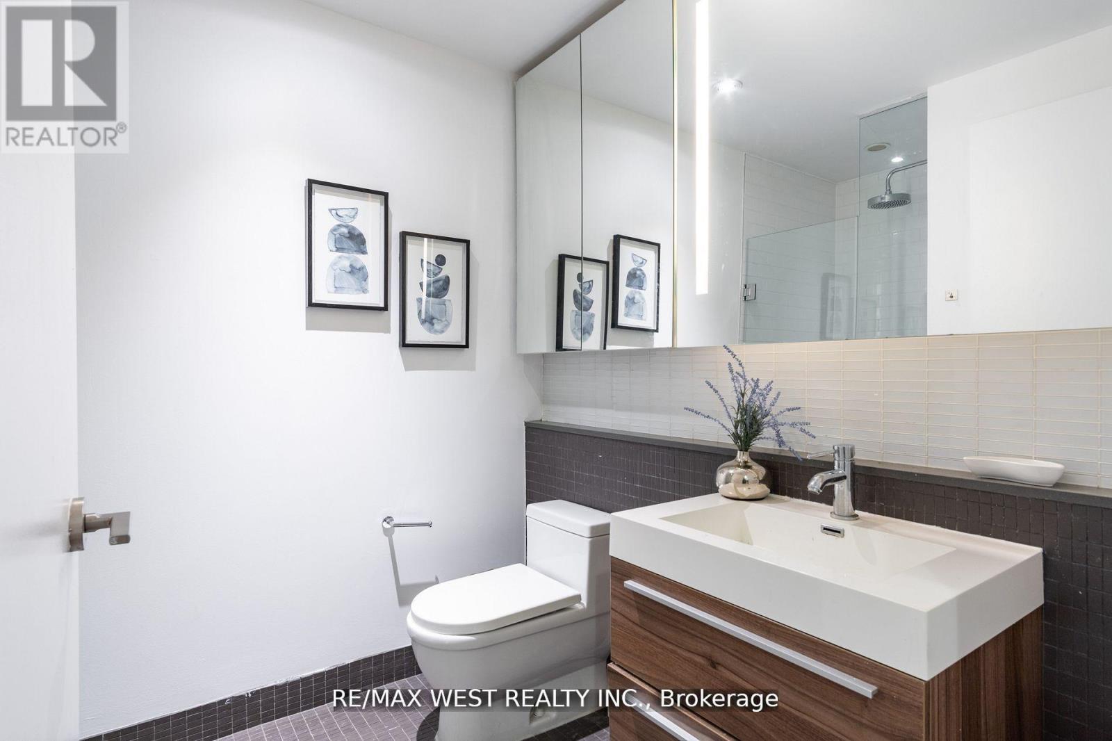 Photo 11 of 209 8 Dovercourt Road, Toronto ON