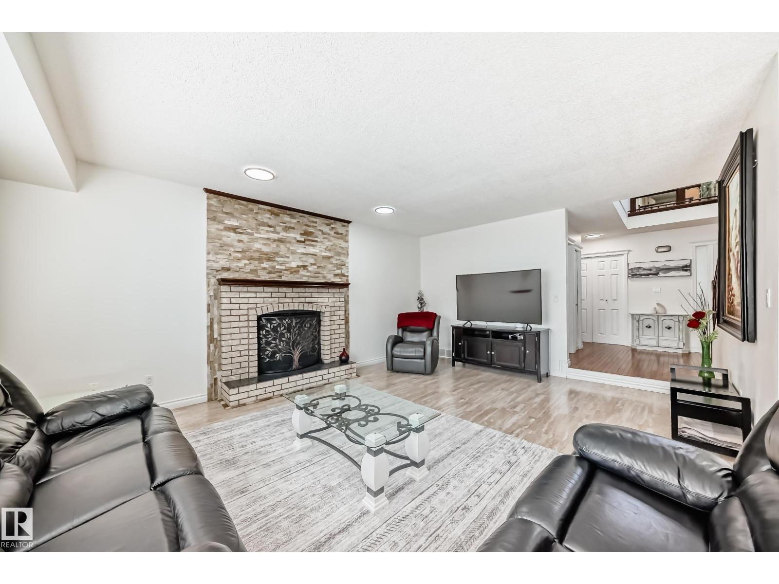 Photo 15 of 3155 36 Av Nw, Edmonton AB