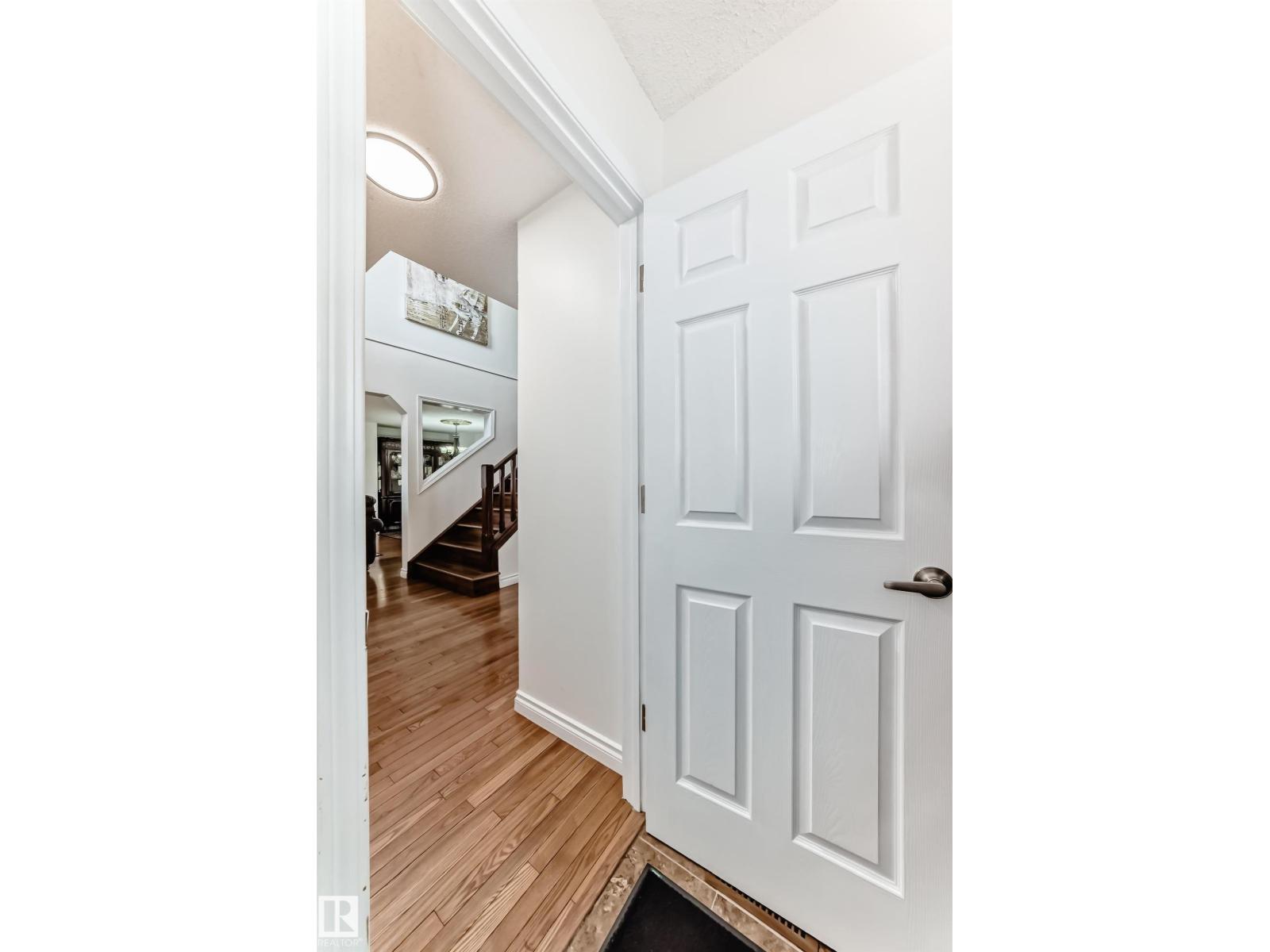 Photo 23 of 3155 36 Av Nw, Edmonton AB