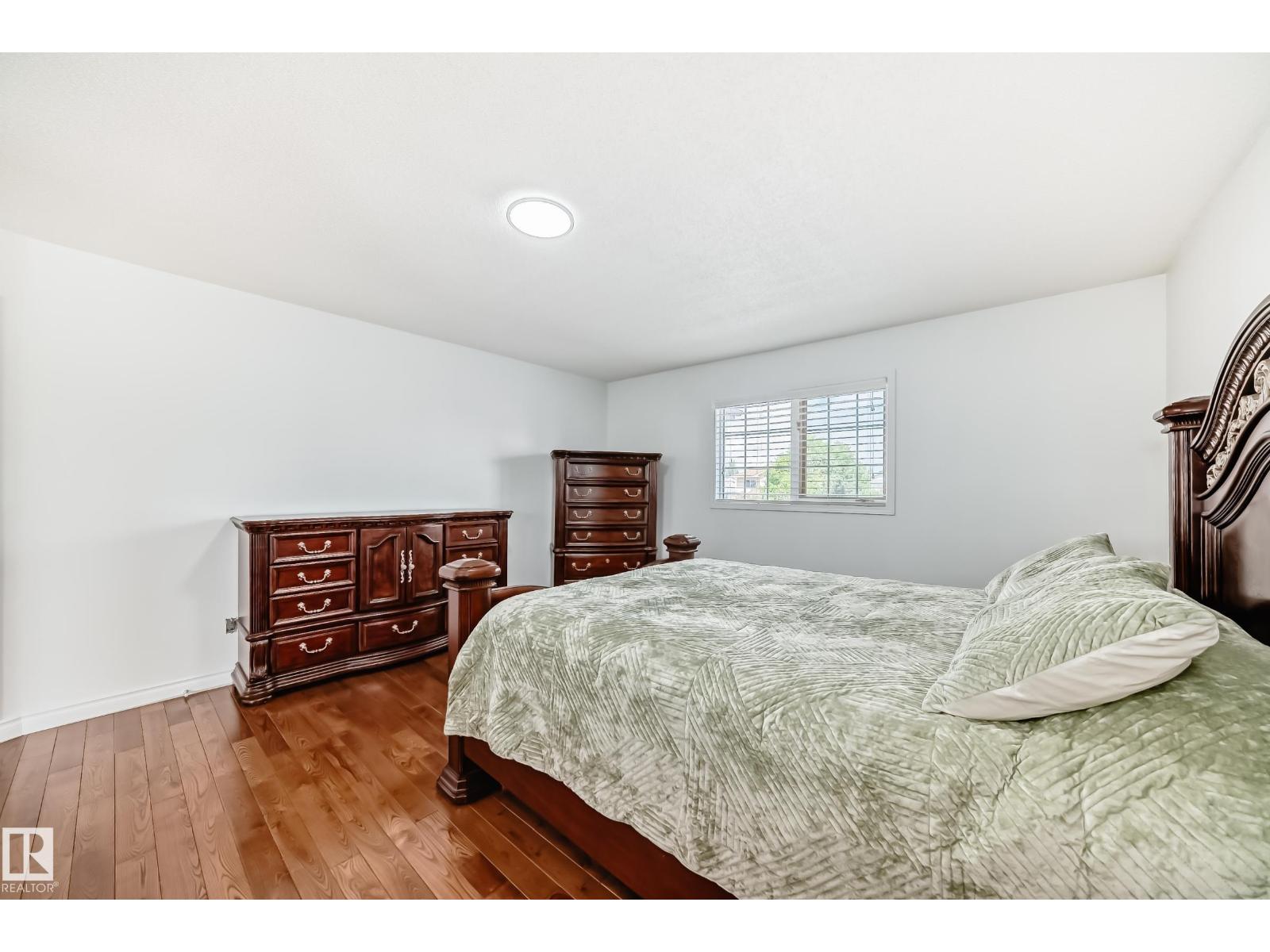 Photo 27 of 3155 36 Av Nw, Edmonton AB