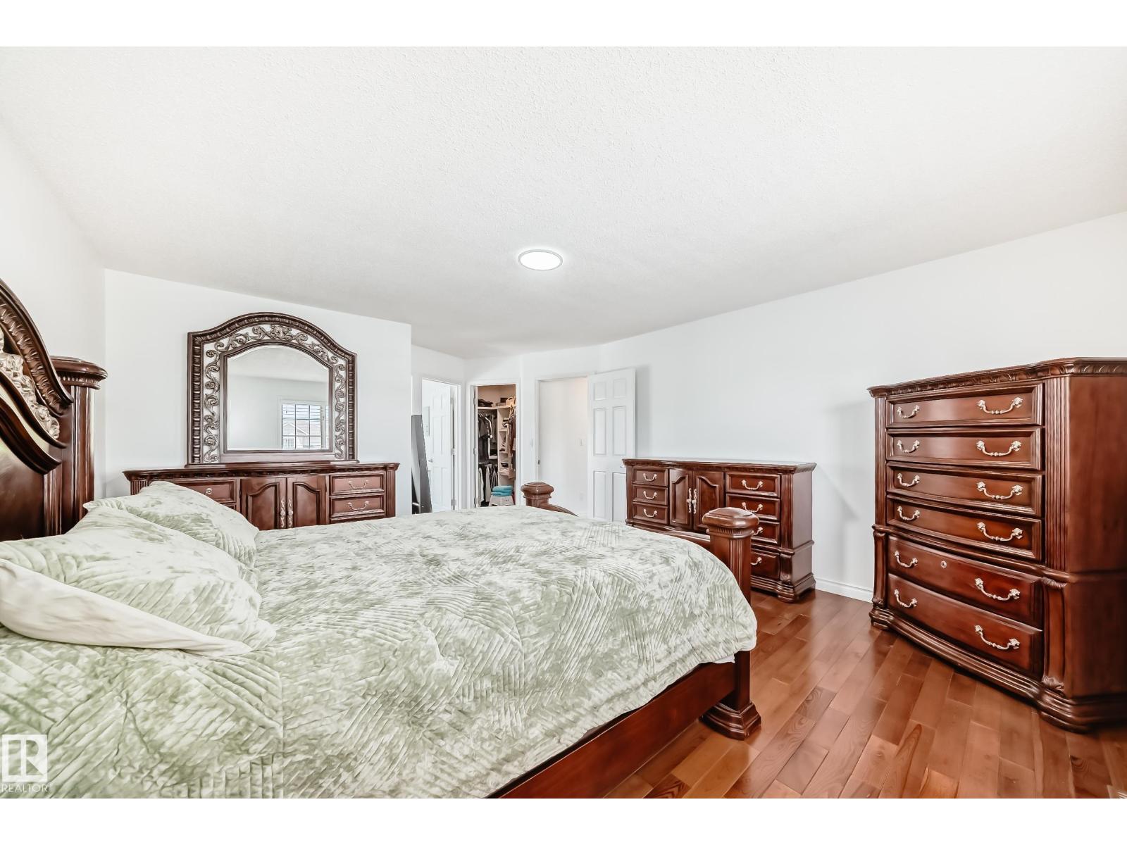 Photo 28 of 3155 36 Av Nw, Edmonton AB