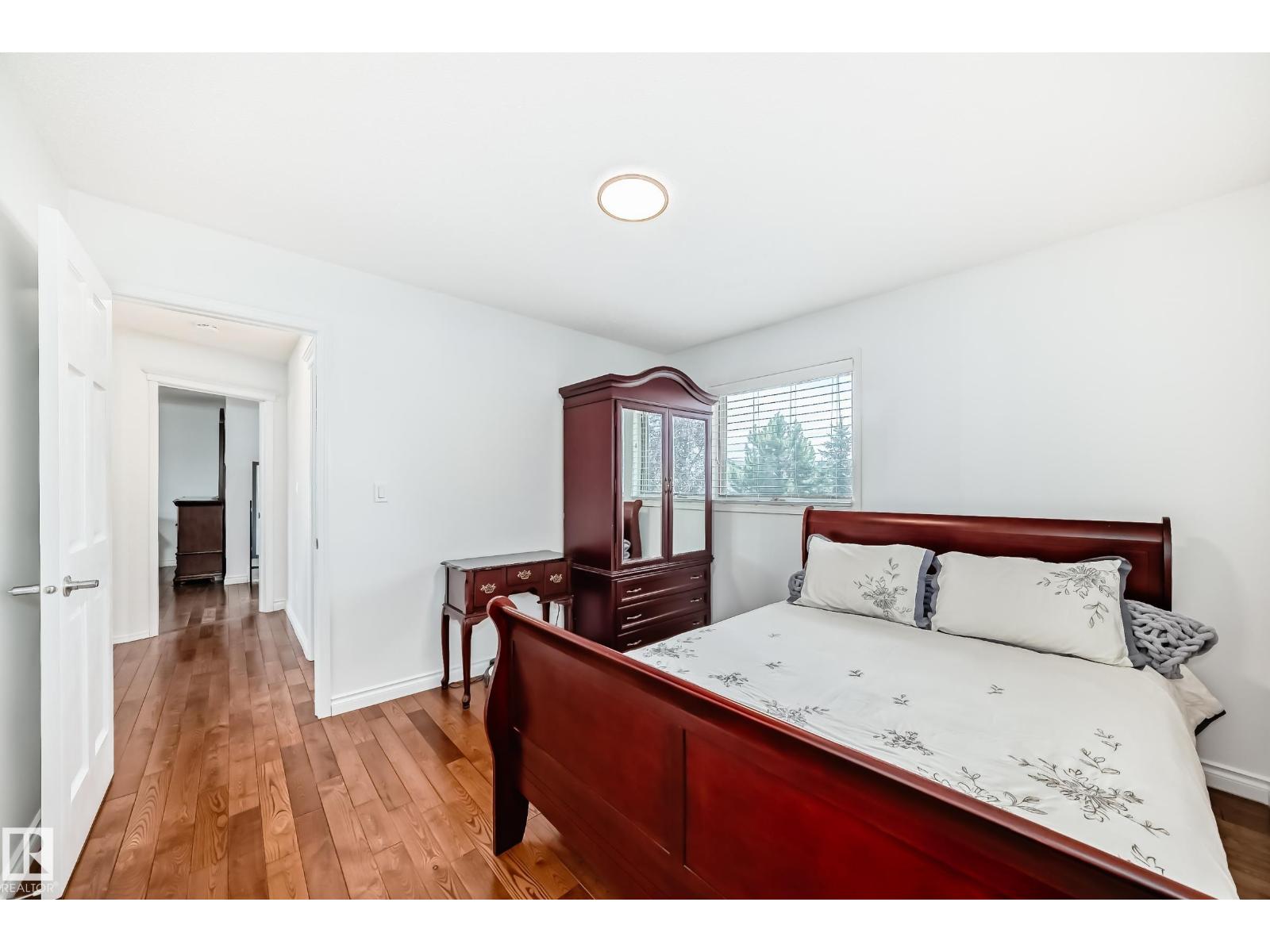 Photo 38 of 3155 36 Av Nw, Edmonton AB