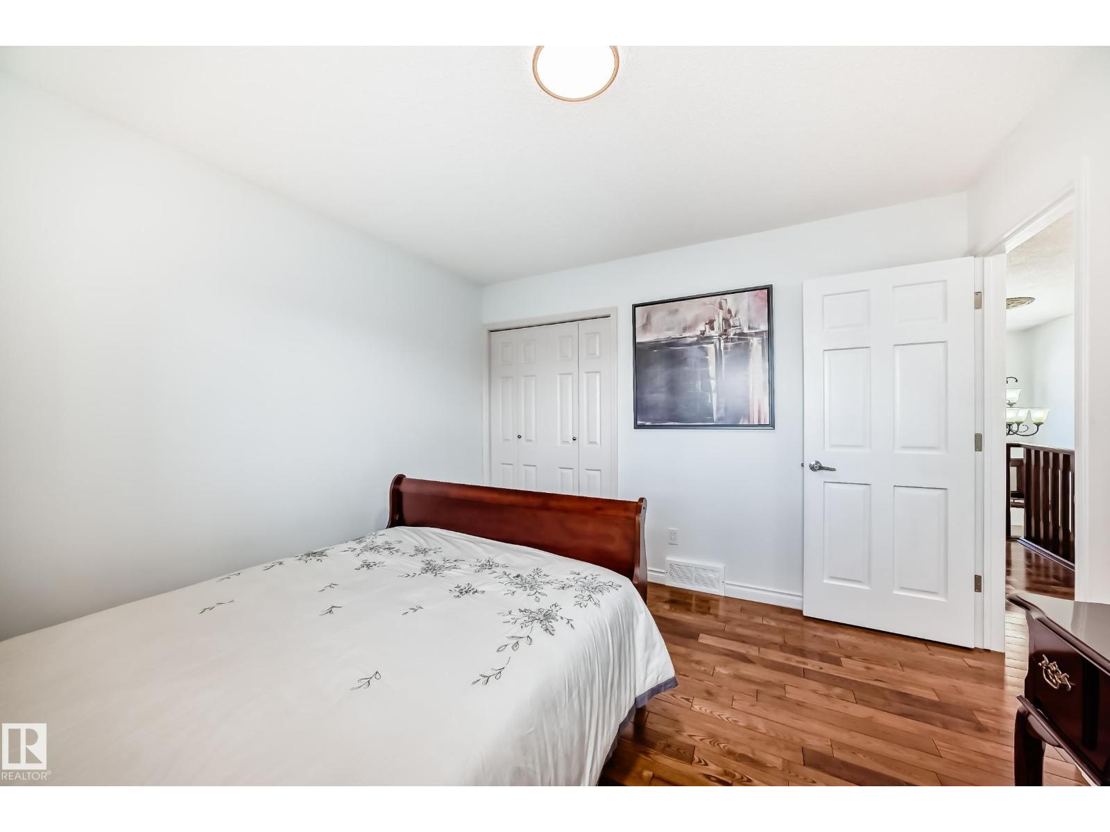 Photo 39 of 3155 36 Av Nw, Edmonton AB