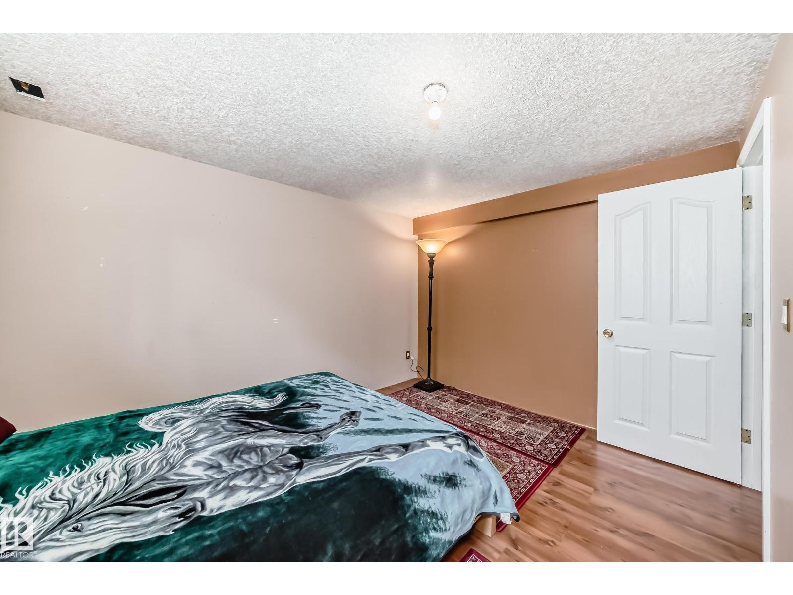 Photo 50 of 3155 36 Av Nw, Edmonton AB