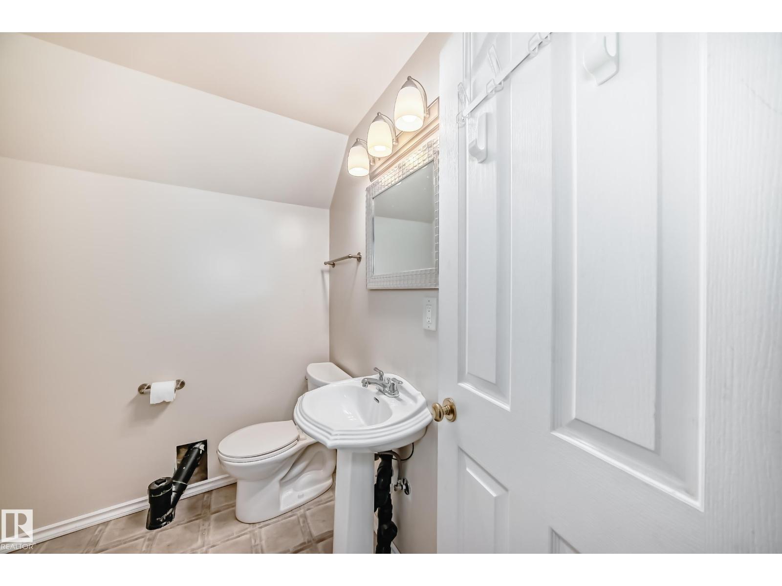 Photo 51 of 3155 36 Av Nw, Edmonton AB