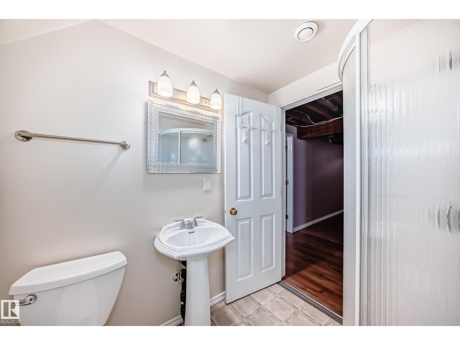 Photo 53 of 3155 36 Av Nw, Edmonton AB
