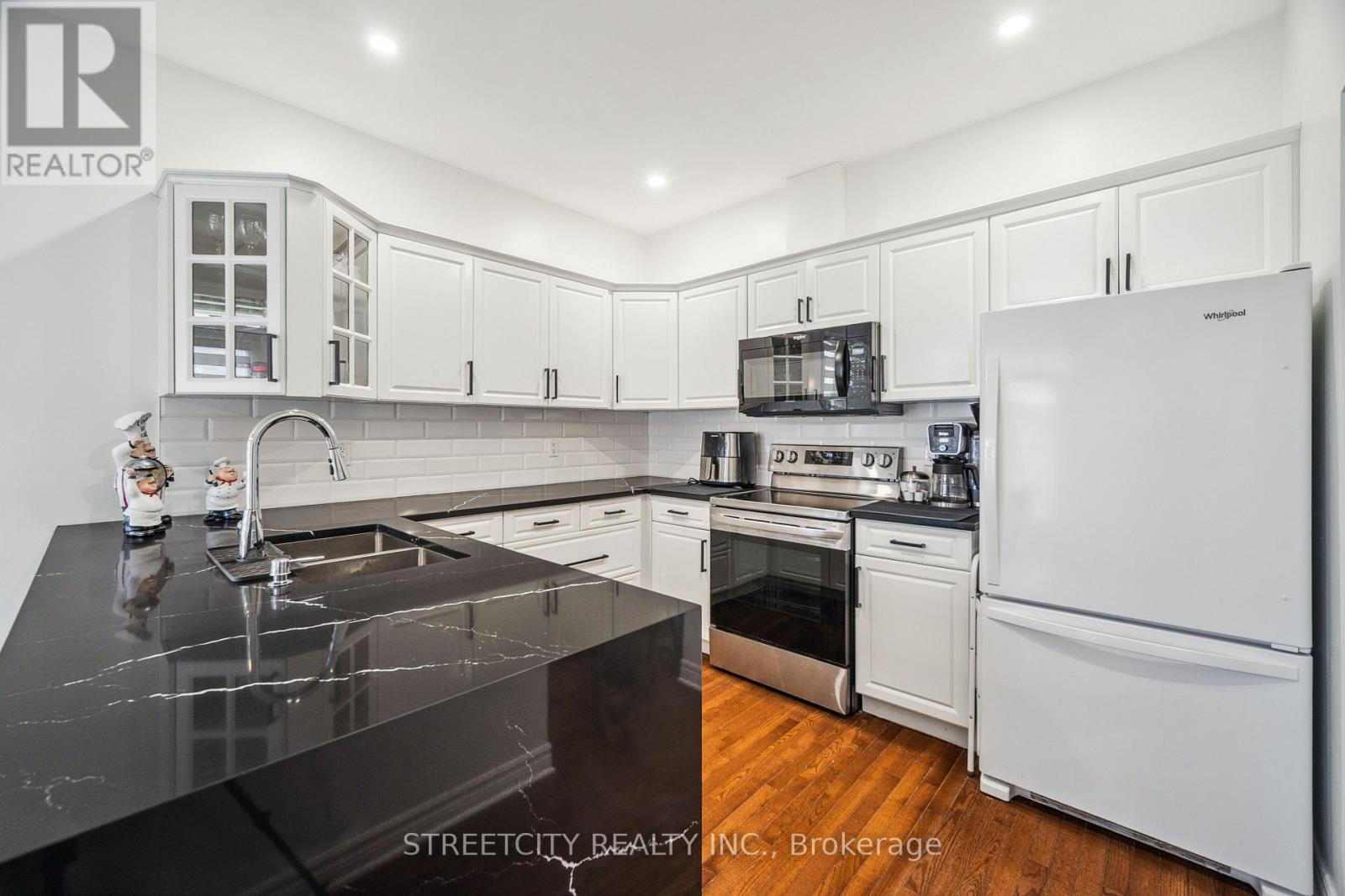 Photo 14 of 211 2025 Meadowgate Boulevard S, London South ON