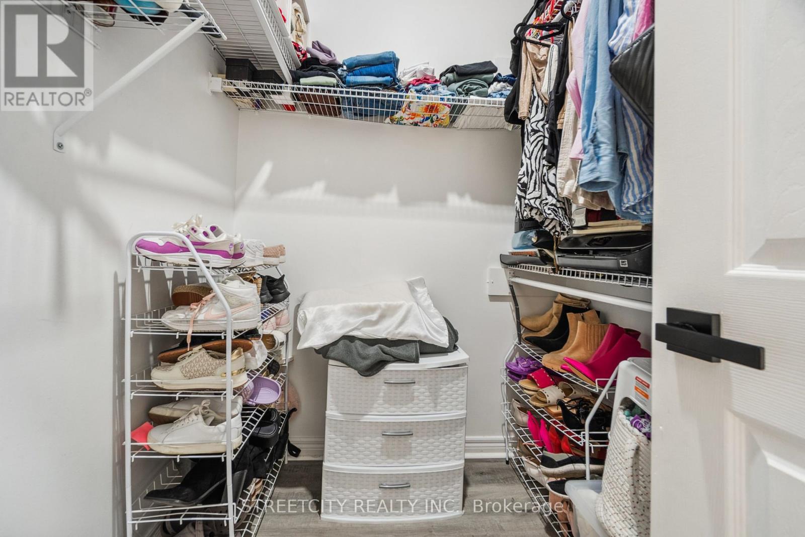 Photo 21 of 211 2025 Meadowgate Boulevard S, London South ON