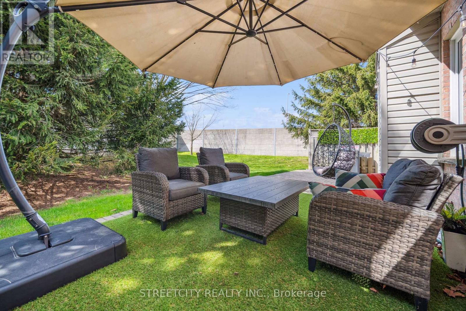 Photo 36 of 211 2025 Meadowgate Boulevard S, London South ON