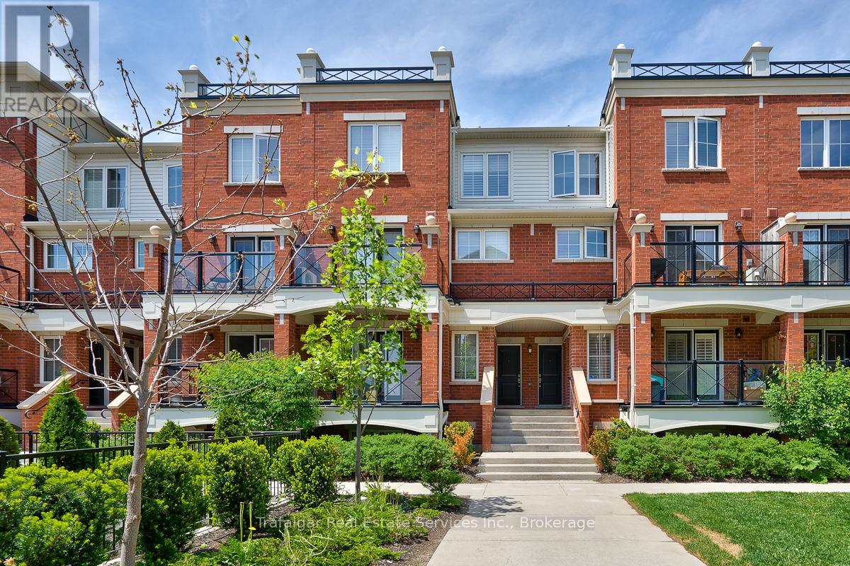 Photo 1 of 12 39 Hays Boulevard, Oakville ON